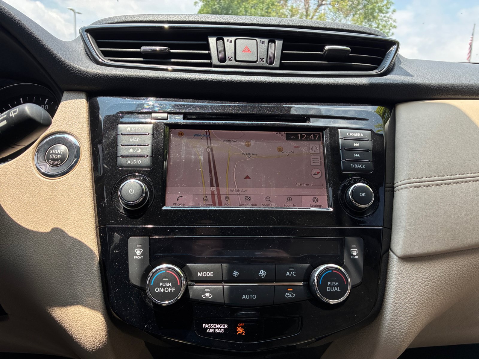 Used 2018 Nissan Rogue SL w/ Premium Package FWD image 12