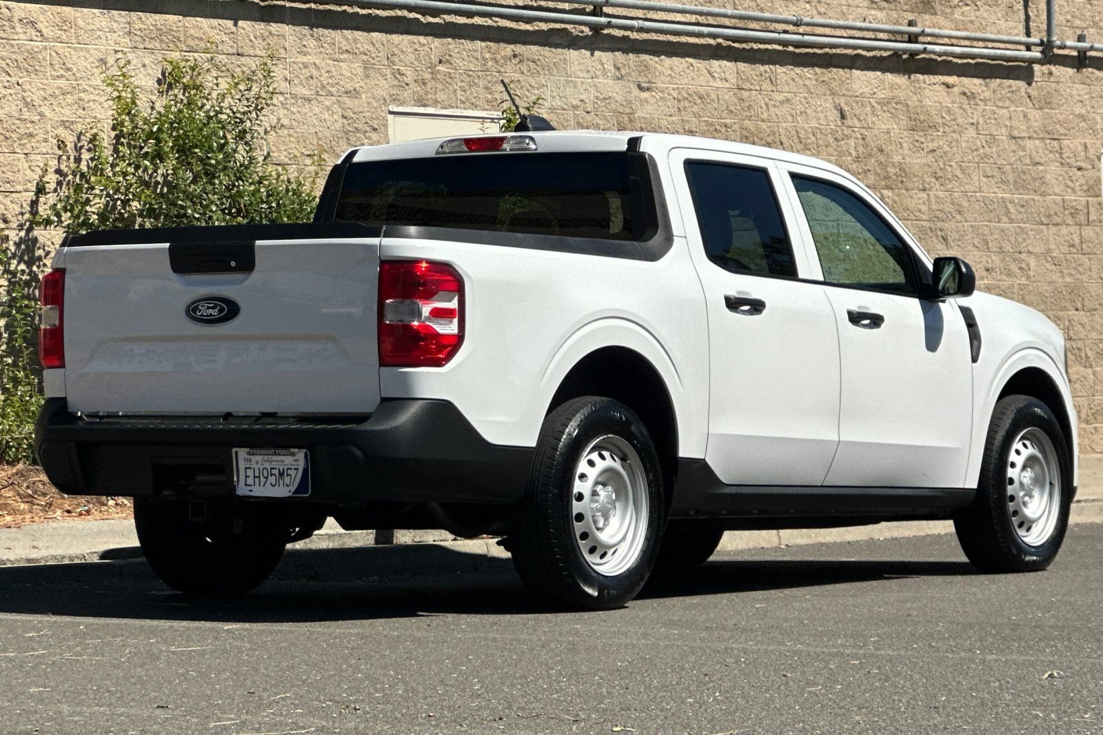 Certified 2025 Ford Maverick XL FWD image 3