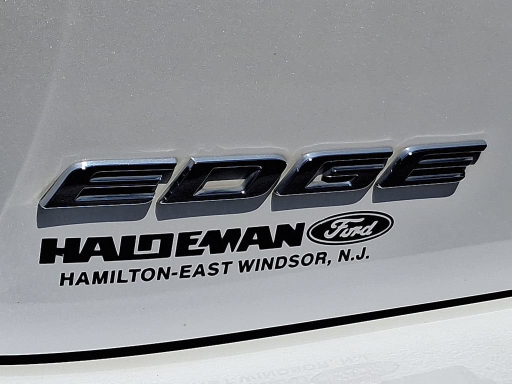Certified 2018 Ford Edge Titanium w/ Equipment Group 301A AWD/4WD image 29