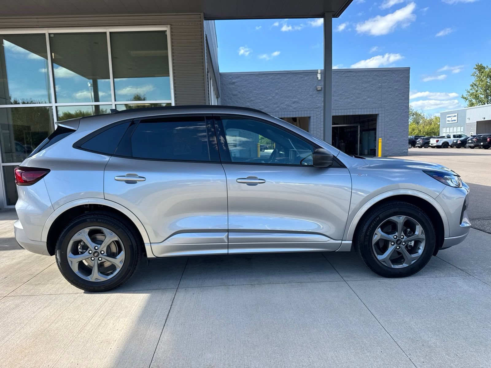 Certified 2023 Ford Escape ST-Line w/ Tech Pack #1 AWD/4WD image 9
