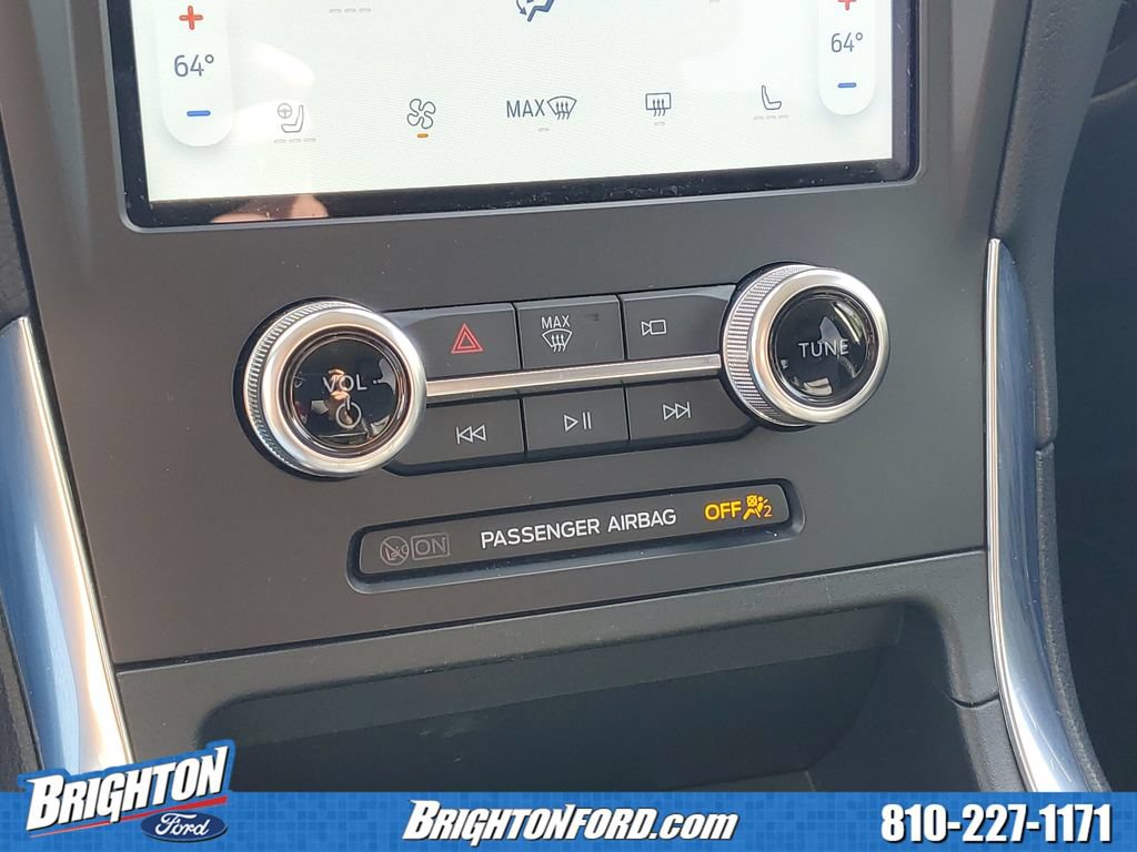 Certified 2024 Ford Edge Titanium w/ Equipment Group 301A AWD/4WD image 29