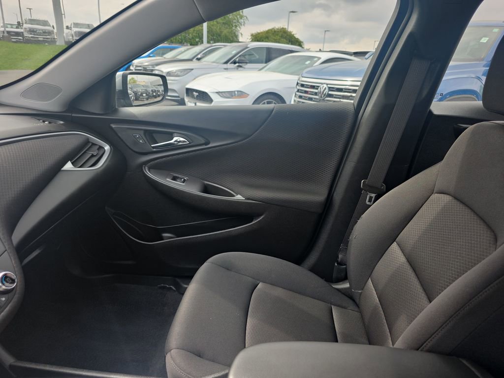 Used 2023 Chevrolet Malibu LT FWD image 33