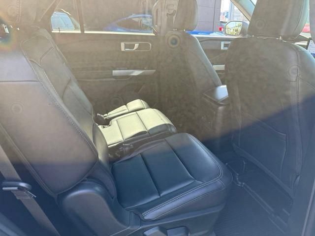 Certified 2023 Ford Explorer XLT w/ Equipment Group 202A AWD/4WD image 5