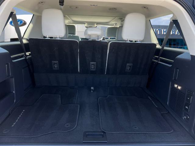 Certified 2025 Ford Expedition Max Platinum w/ Driver's Package AWD/4WD image 19