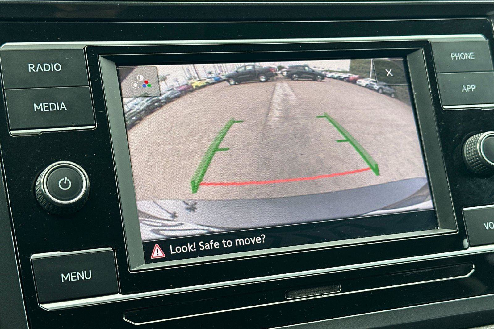 Used 2022 Volkswagen Tiguan S image 21