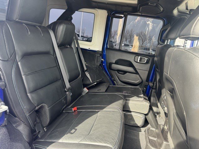 Used 2018 Jeep Wrangler Unlimited Sahara image 32