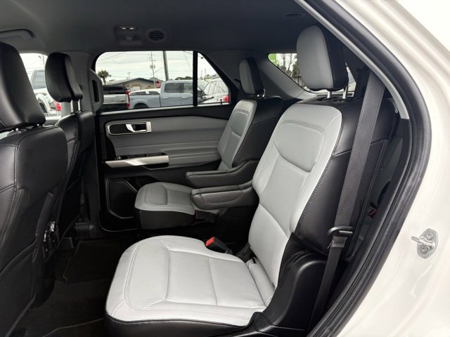 Certified 2021 Ford Explorer XLT w/ Equipment Group 202A image 16