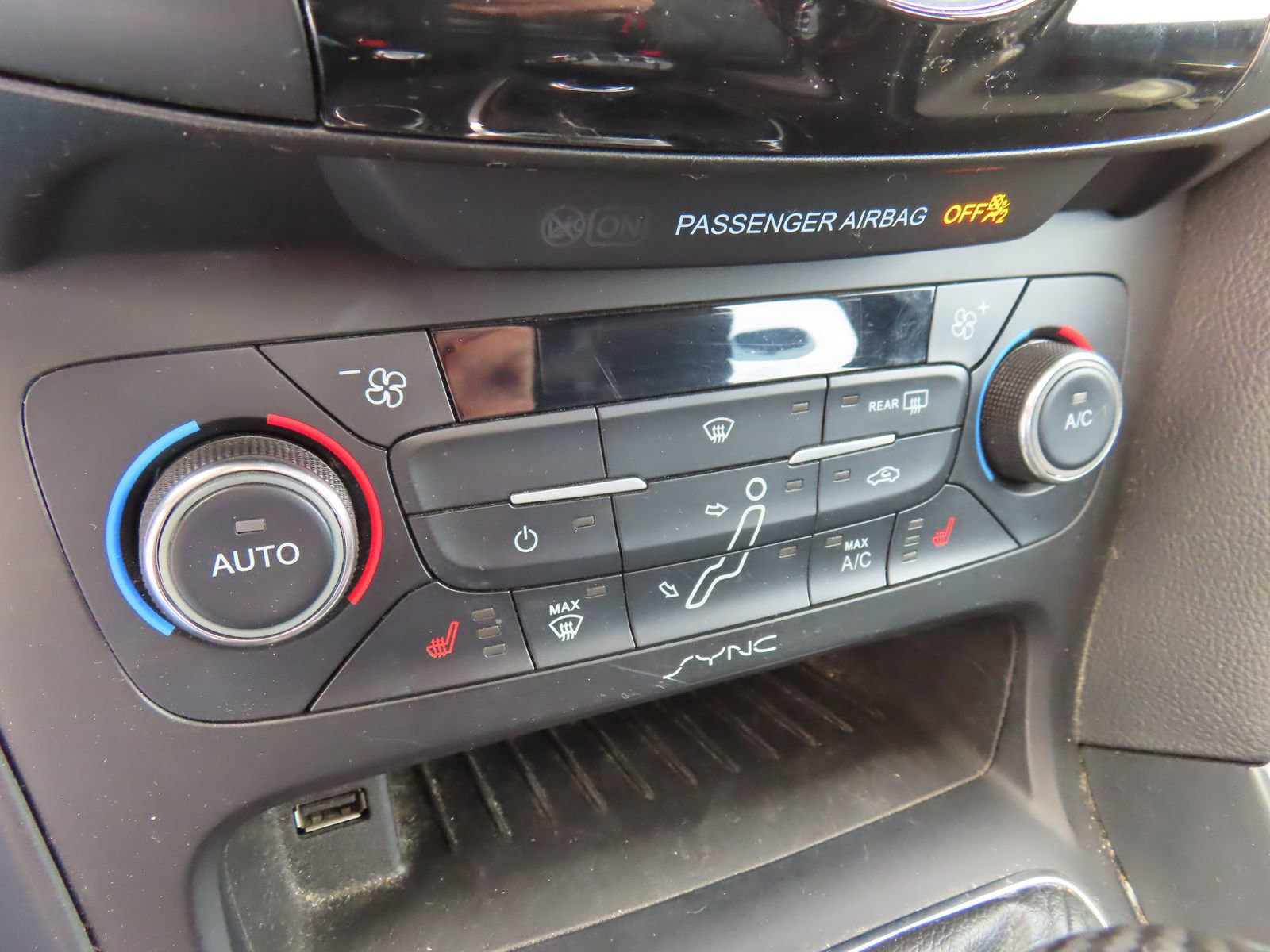 Certified 2017 Ford Focus ST w/ Equipment Group 402A image 30