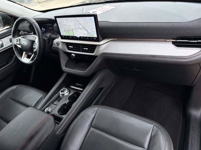 Certified 2025 Ford Explorer Active w/ Active Comfort Package RWD image 13
