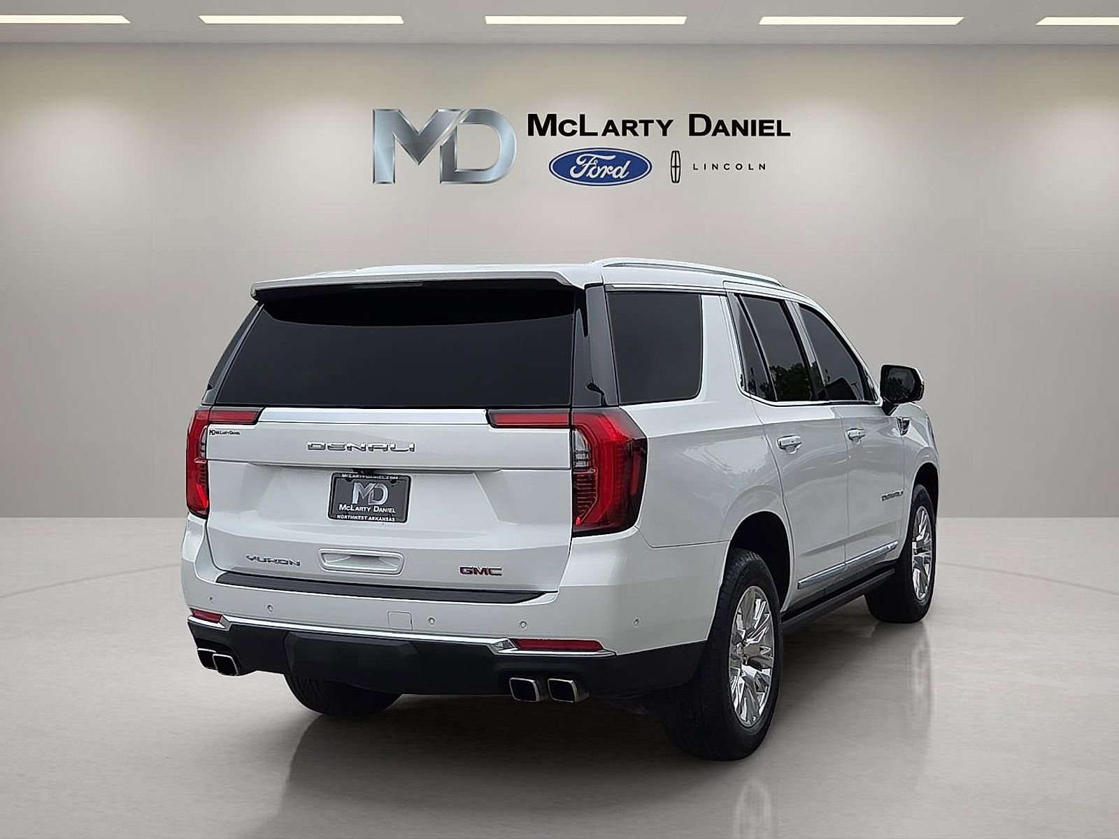 Used 2025 GMC Yukon Denali w/ Sun & Power Step Package AWD/4WD image 5