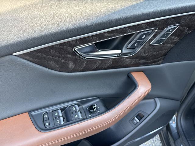 Used 2022 Audi Q8 Prestige AWD/4WD image 26