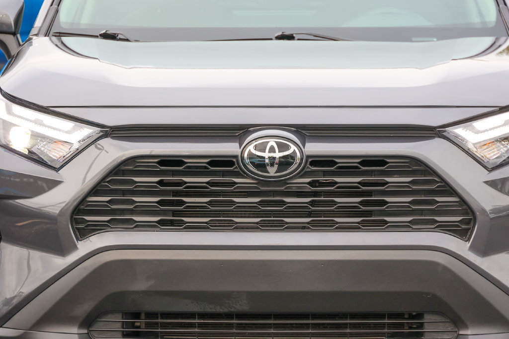 Used 2025 Toyota RAV4 XLE AWD/4WD image 16