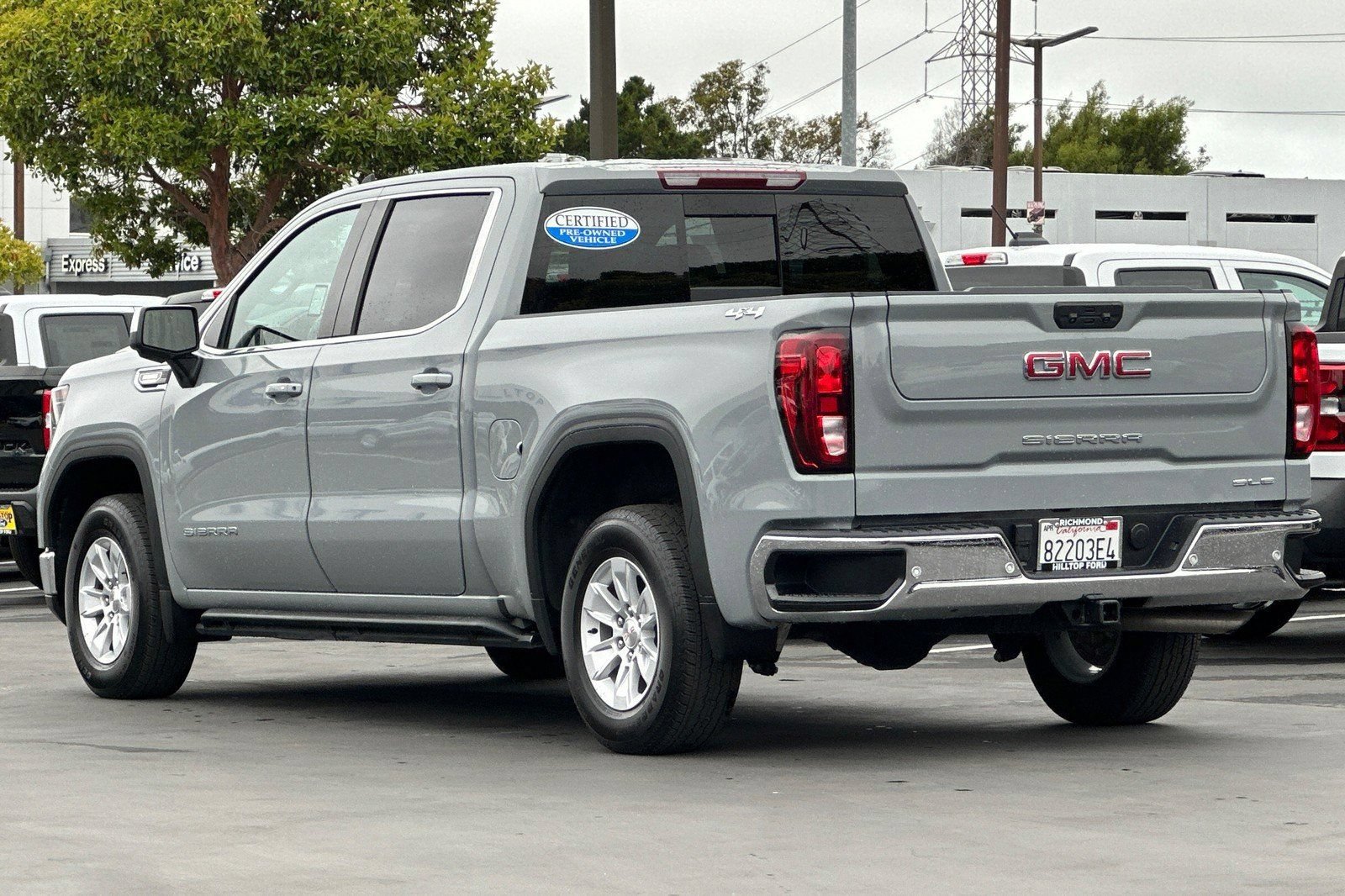 Used 2025 GMC Sierra 1500 SLE w/ Preferred Package AWD/4WD image 9