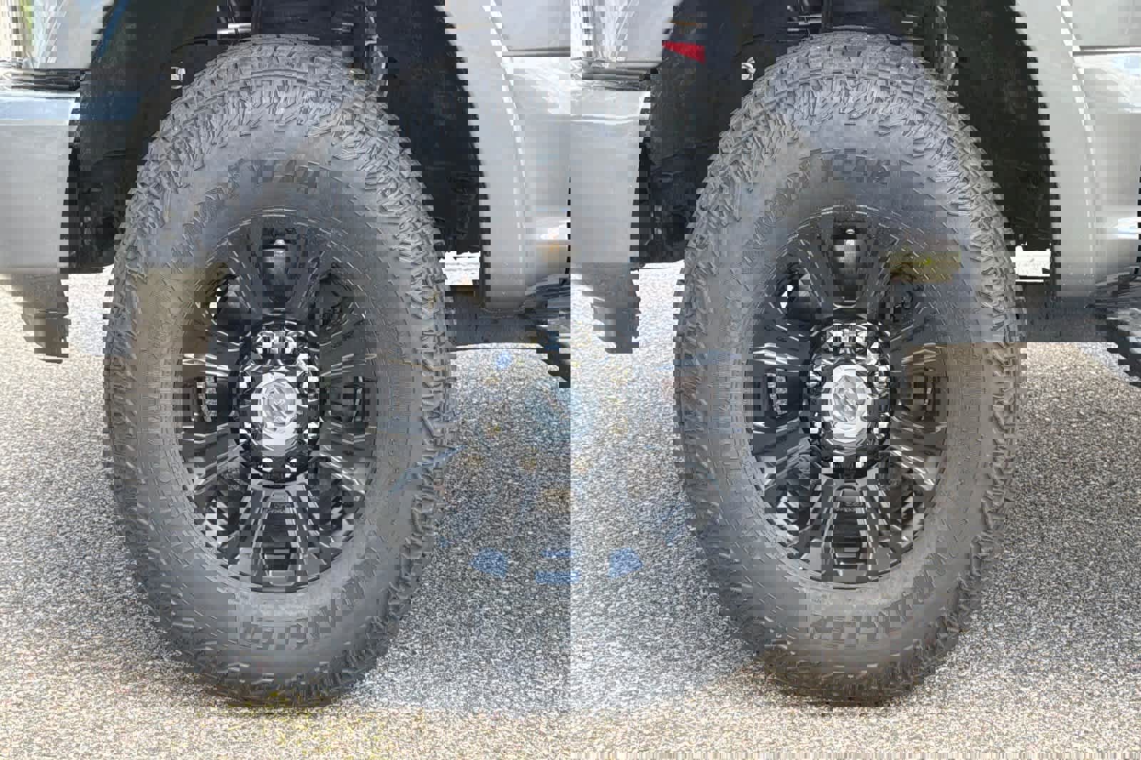 Certified 2022 Ford F350 Platinum w/ Tremor Off-Road Package image 25