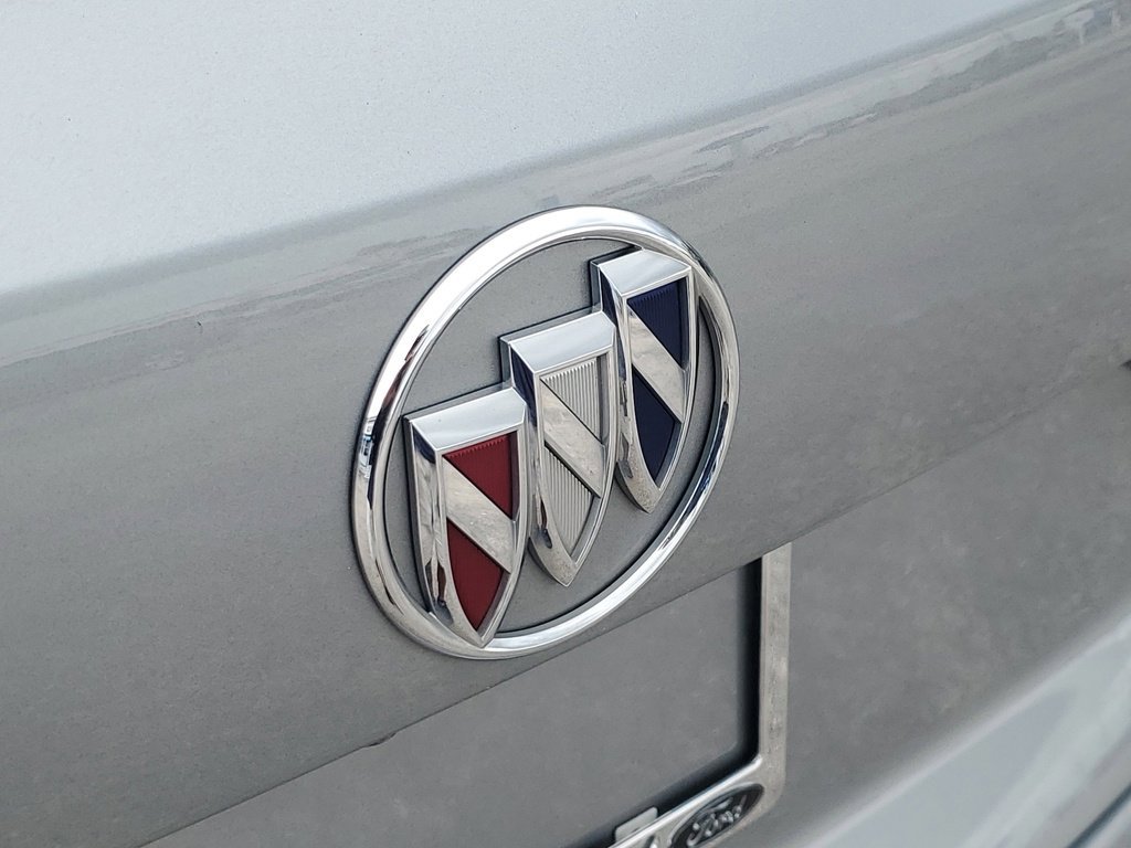 Used 2023 Buick Envision Essence image 10