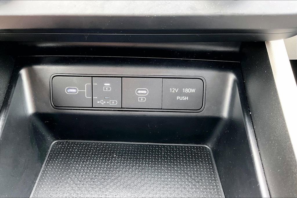 Used 2025 Hyundai Tucson SE FWD image 32