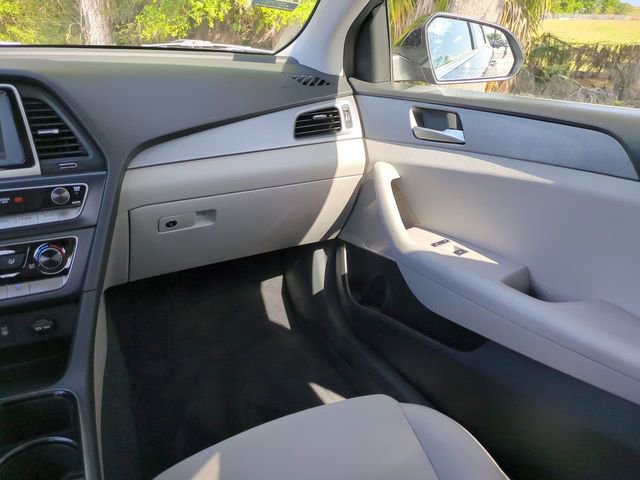 Used 2019 Hyundai Sonata SE w/ Winter Weather Package FWD image 17