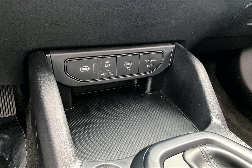 Used 2025 Kia K4 FWD image 32
