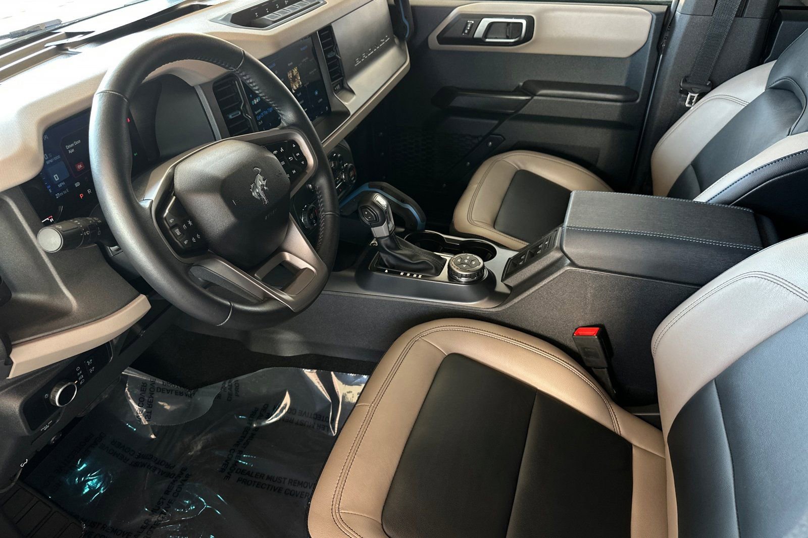 Certified 2024 Ford Bronco Wildtrak AWD/4WD image 9
