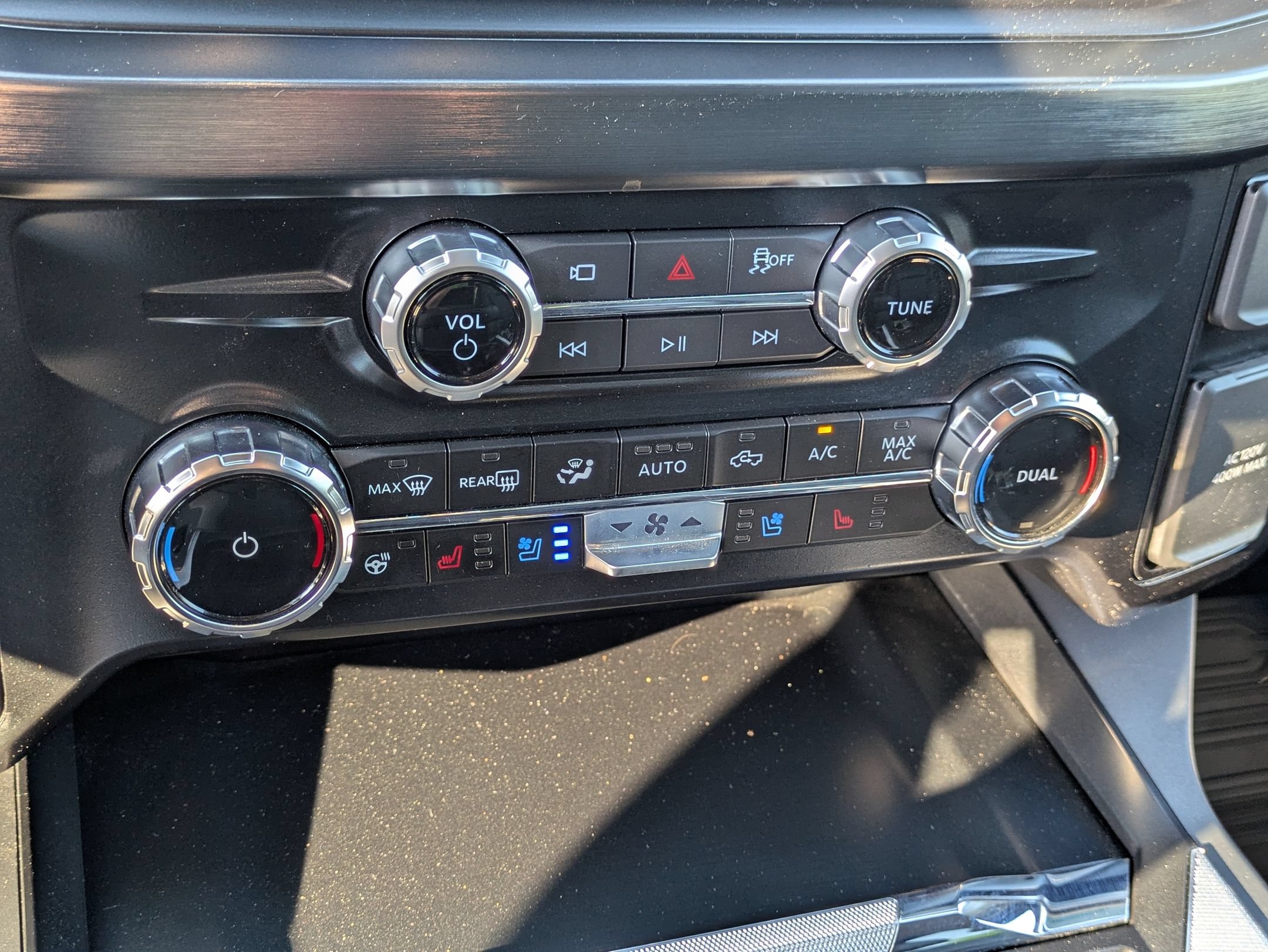 Certified 2025 Ford F250 Lariat w/ Chrome Package AWD/4WD image 25