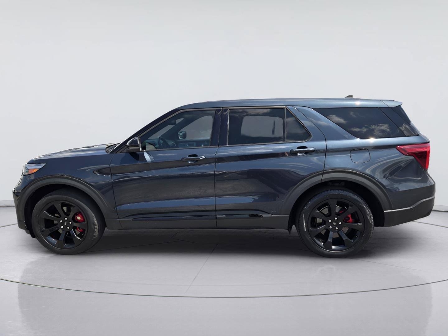 Certified 2022 Ford Explorer ST w/ Equipment Group 401A AWD/4WD image 3
