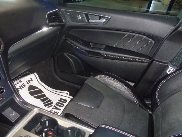 Certified 2022 Ford Edge ST w/ Equipment Group 401A image 18