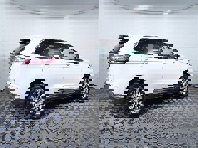Certified 2019 Ford Edge Titanium w/ Equipment Group 301A image 8