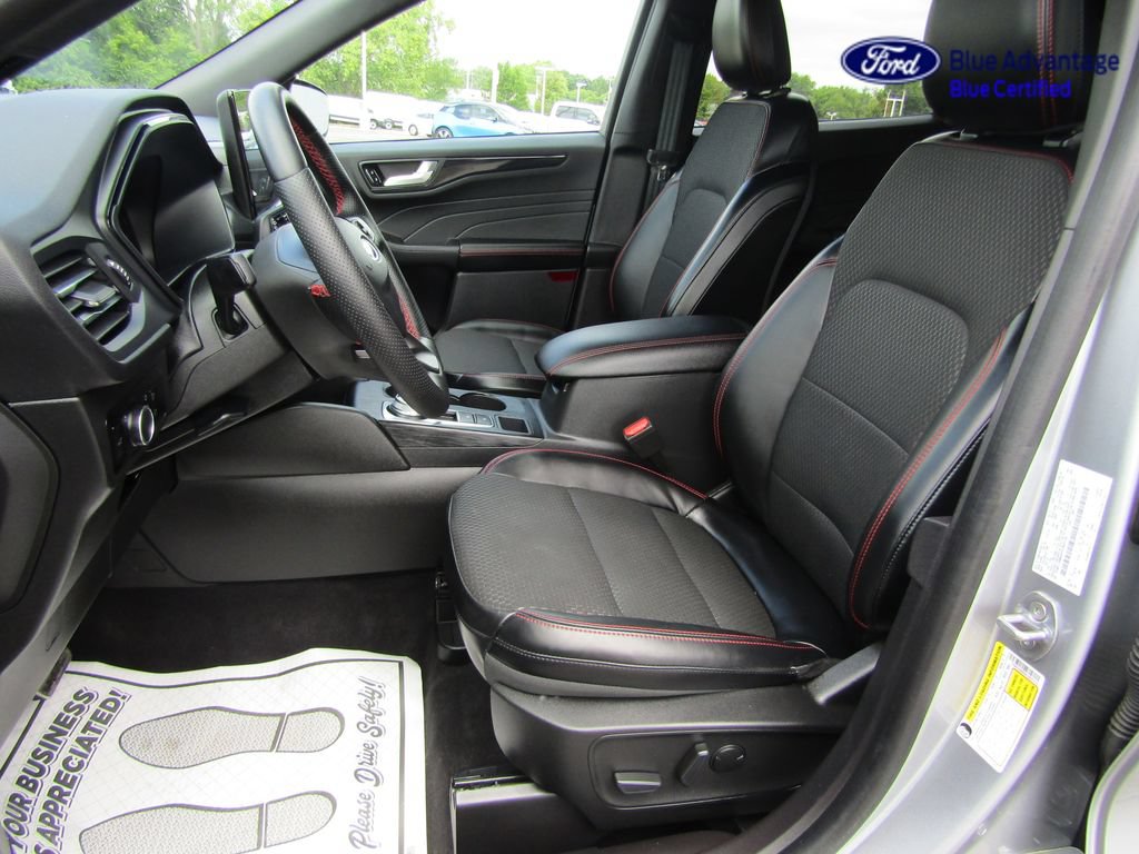 Certified 2023 Ford Escape ST-Line w/ Tech Pack #1 AWD/4WD image 9