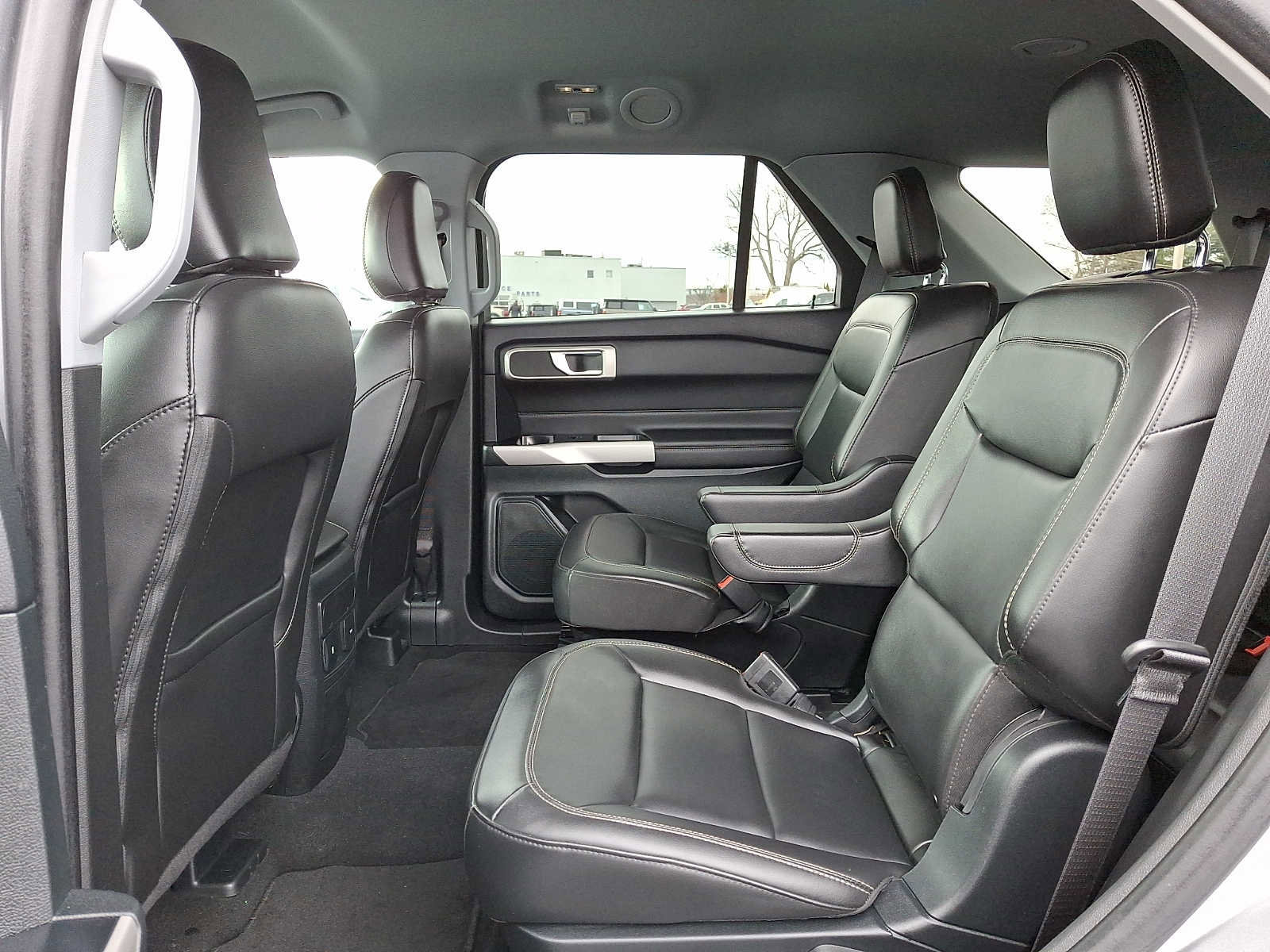 Certified 2024 Ford Explorer XLT w/ Equipment Group 202A image 10