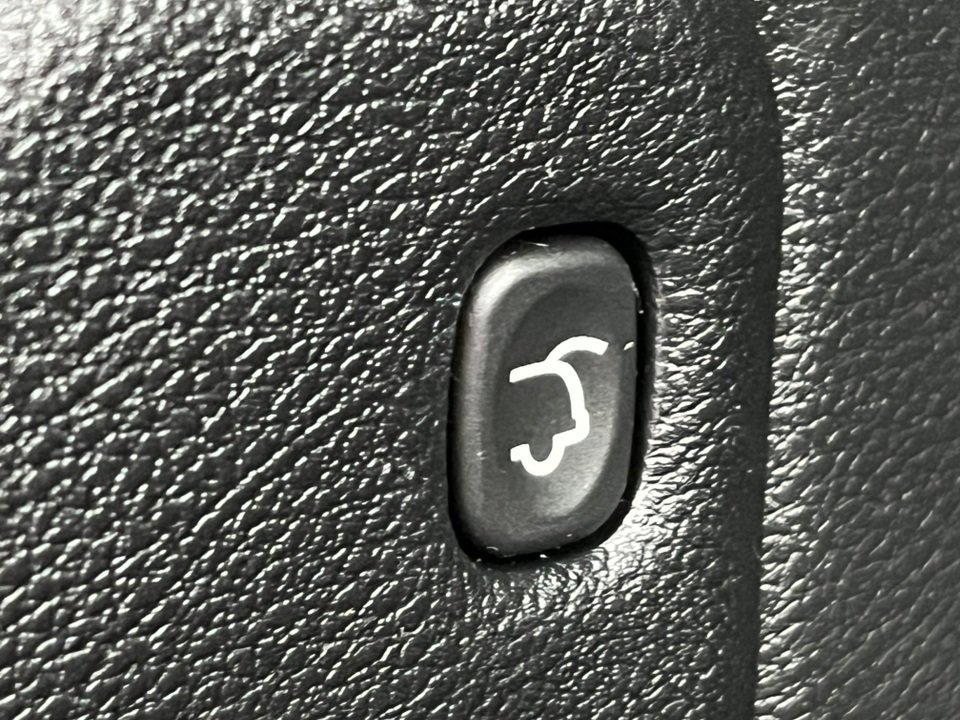 Used 2022 Jeep Grand Cherokee Laredo X image 35