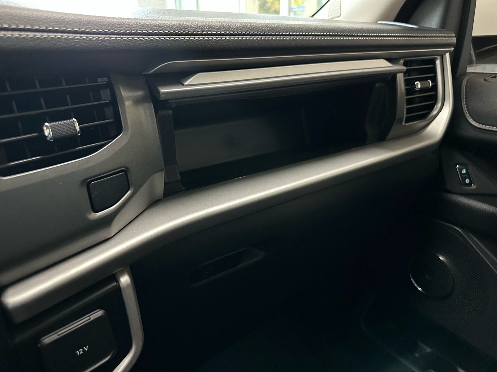 Certified 2024 Ford Expedition XLT RWD image 47