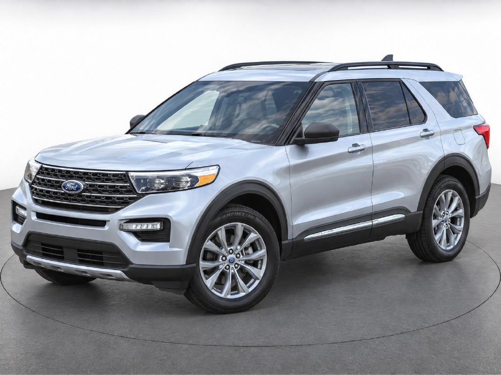 Certified 2023 Ford Explorer XLT w/ Equipment Group 202A AWD/4WD image 1