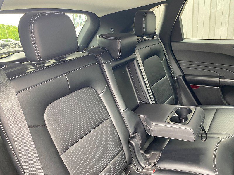 Certified 2025 Ford Escape Platinum AWD/4WD image 39