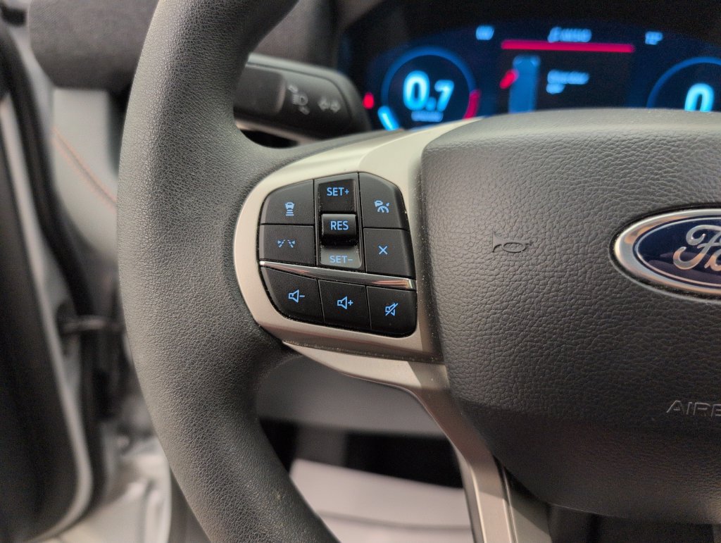 Certified 2026 Ford Explorer Active RWD image 25
