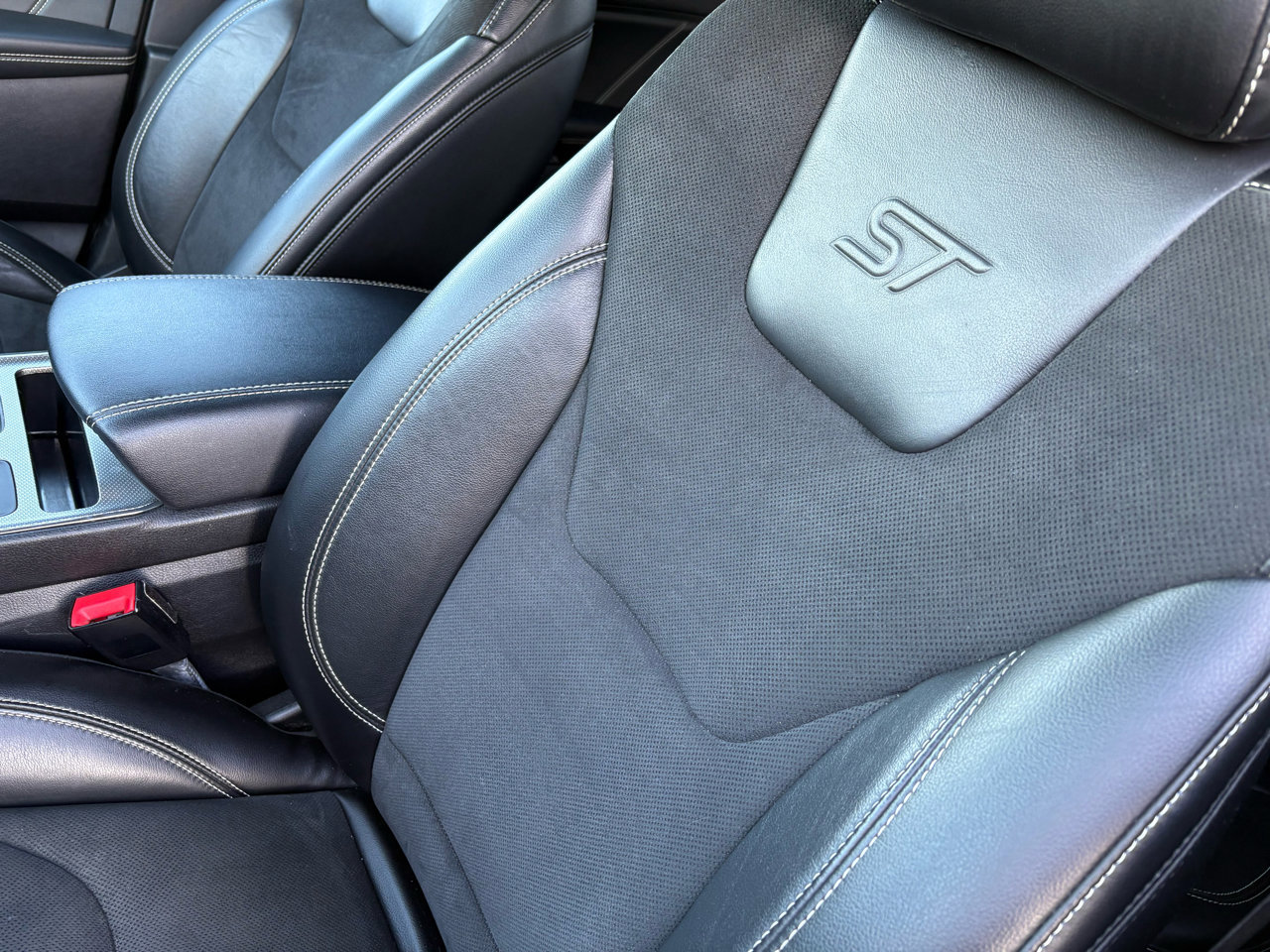 Certified 2021 Ford Edge ST image 23