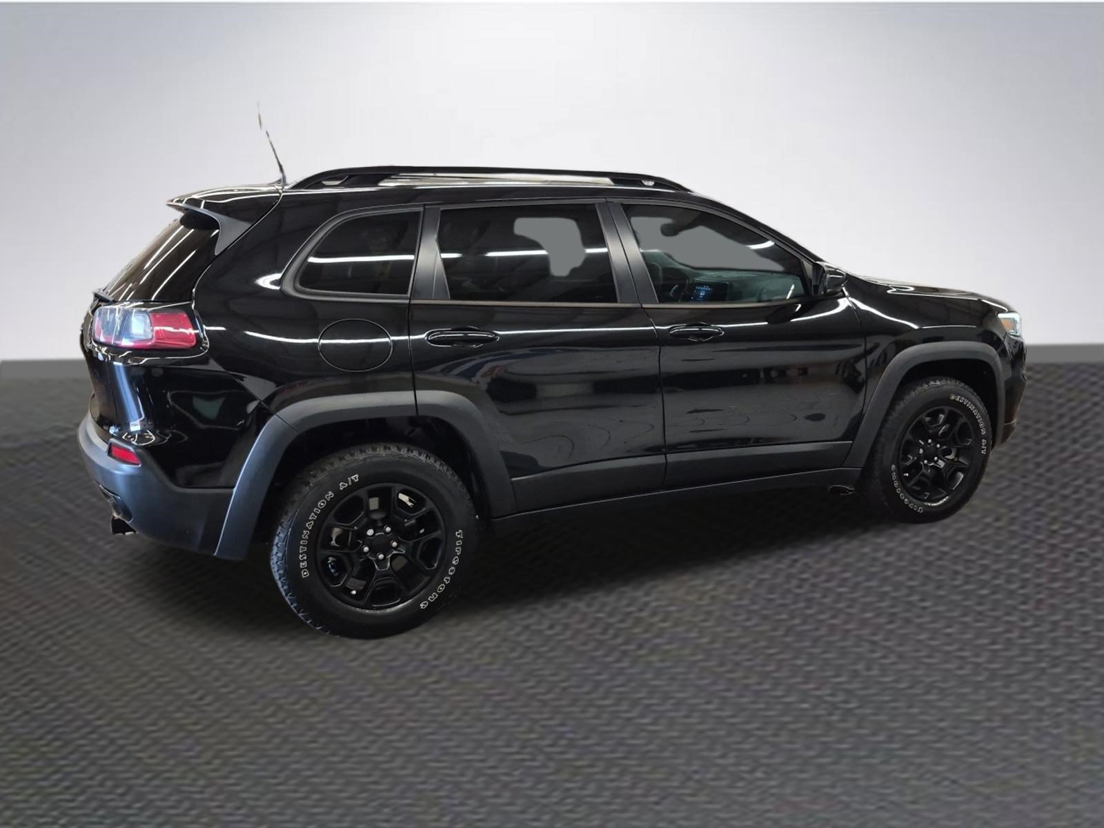 Used 2022 Jeep Cherokee Latitude AWD/4WD image 4