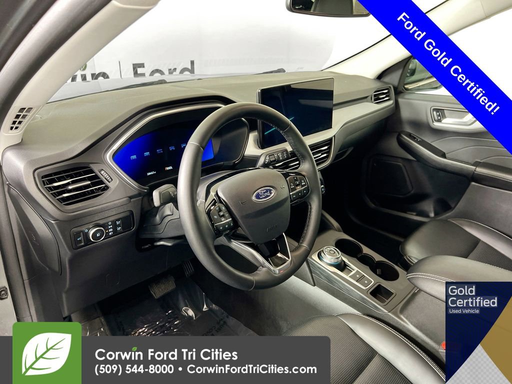 Certified 2025 Ford Escape Platinum image 3