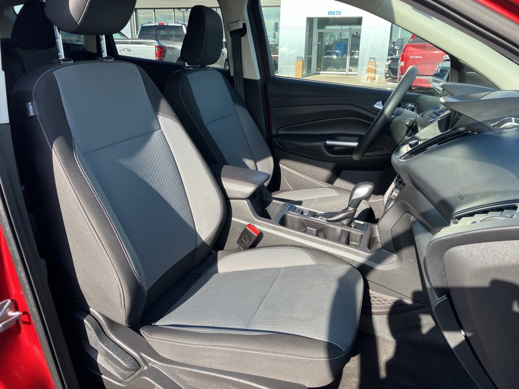 Certified 2019 Ford Escape SE image 37