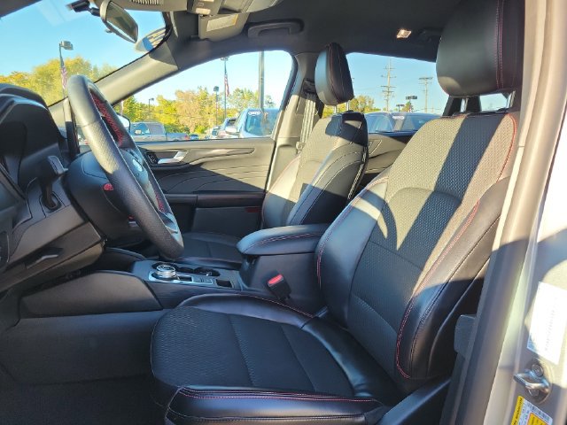 Certified 2024 Ford Escape ST-Line Select w/ Tech Pack #1 AWD/4WD image 9