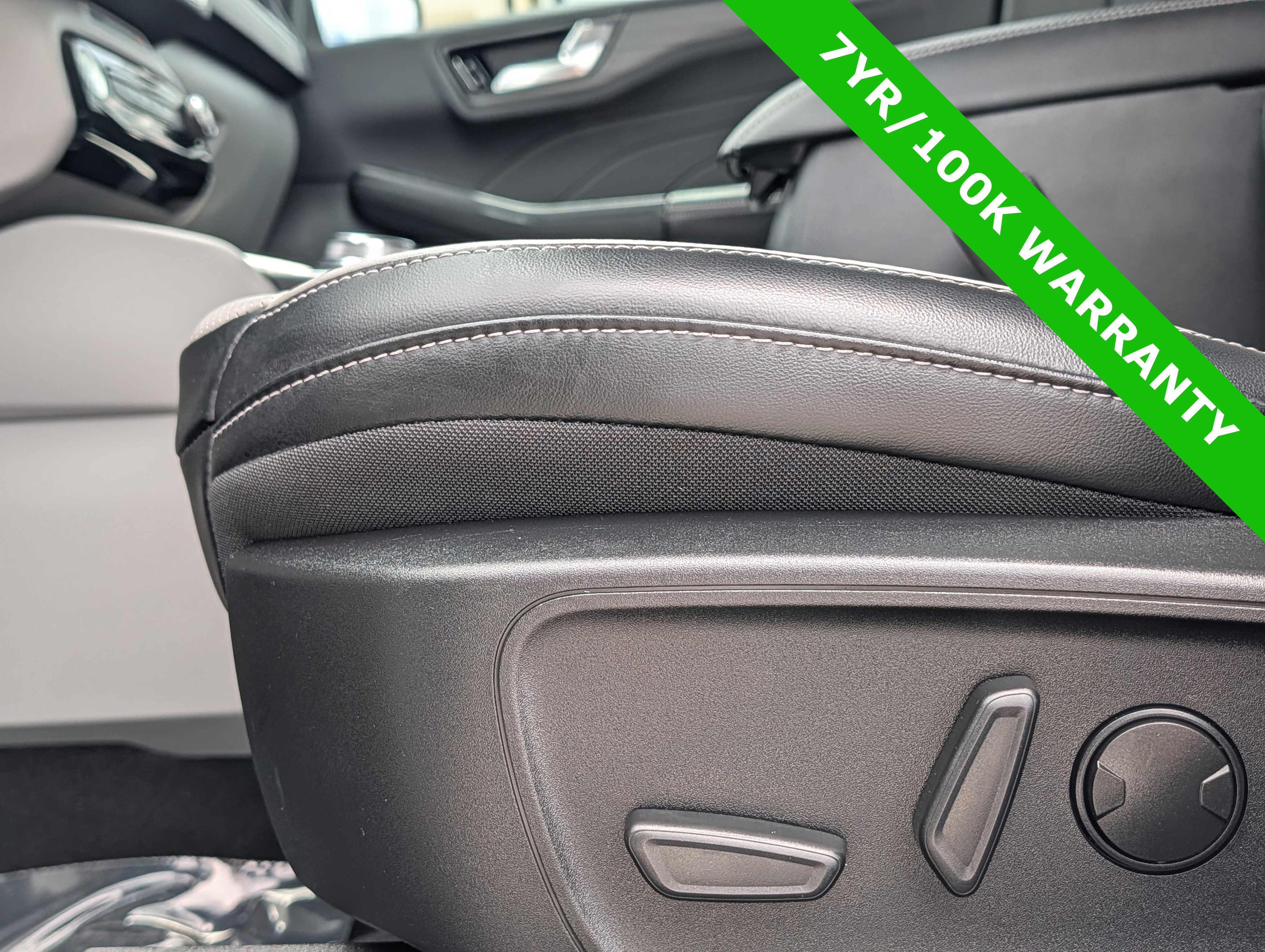 Certified 2023 Ford Escape Platinum FWD image 23