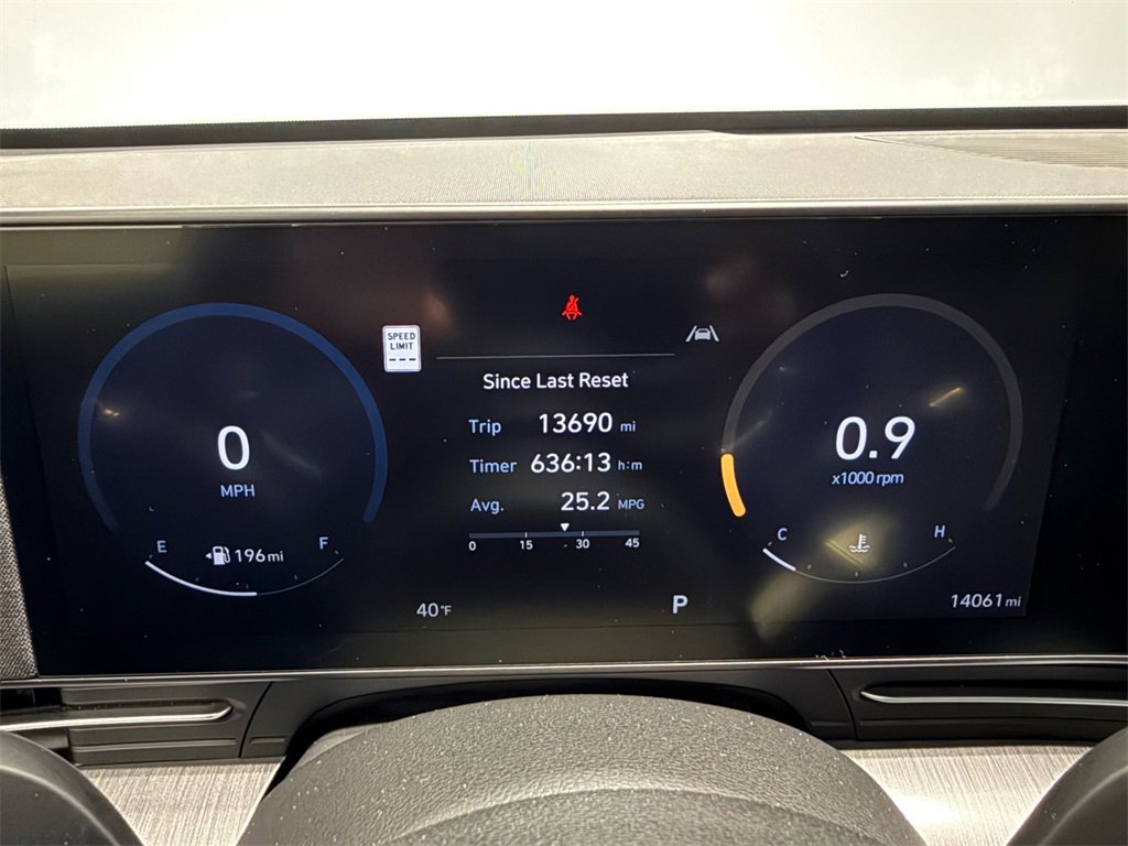 Used 2024 Hyundai Kona Limited image 23