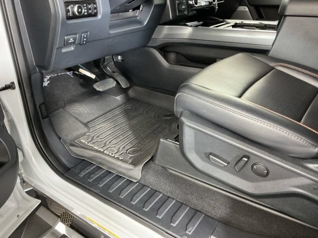 Certified 2025 Ford F450 Lariat w/ FX4 Off-Road Package AWD/4WD image 18