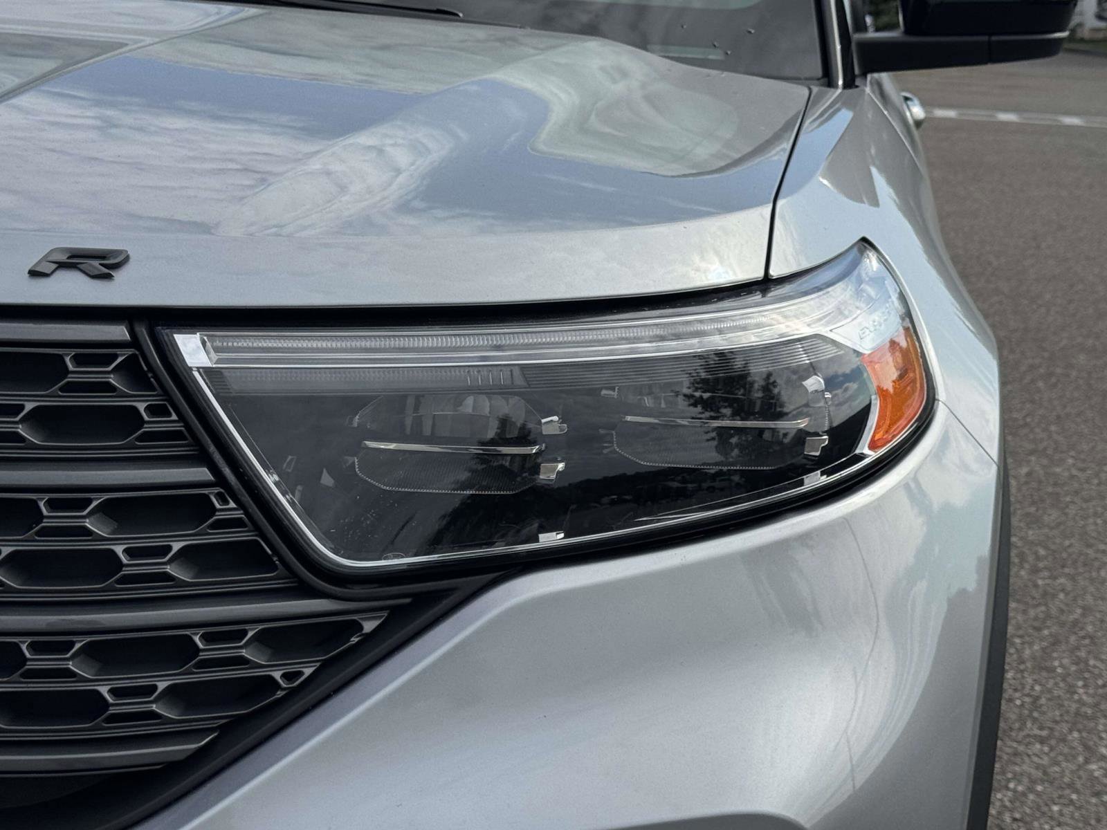 Certified 2022 Ford Explorer XLT w/ Equipment Group 202A image 6