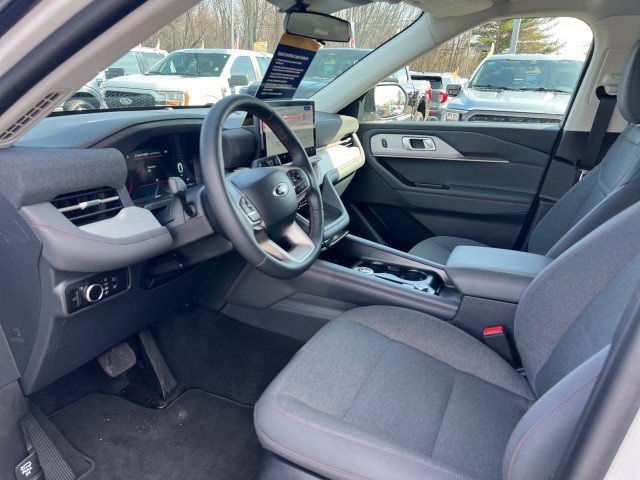 Certified 2025 Ford Explorer Active image 8