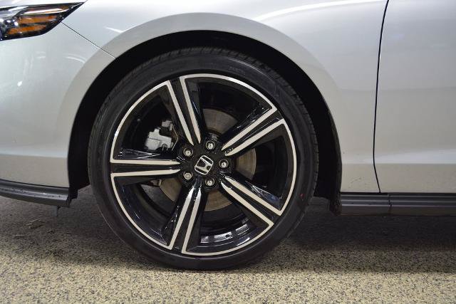 Used 2024 Honda Accord Sport image 11