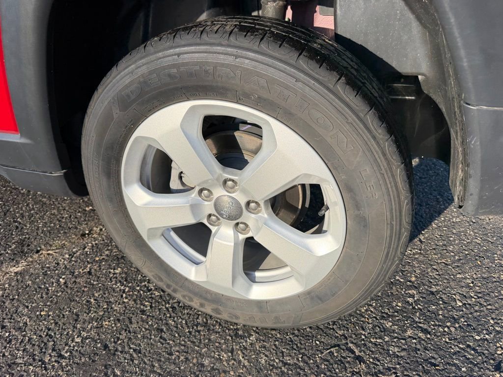 Used 2019 Jeep Compass Latitude w/ Cold Weather Group image 31