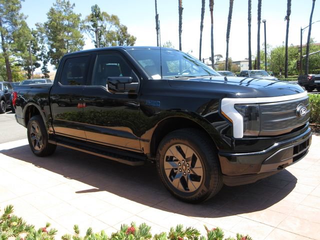 Certified 2025 Ford F150 Lightning Lariat w/ Max Trailer Tow Package AWD/4WD image 6