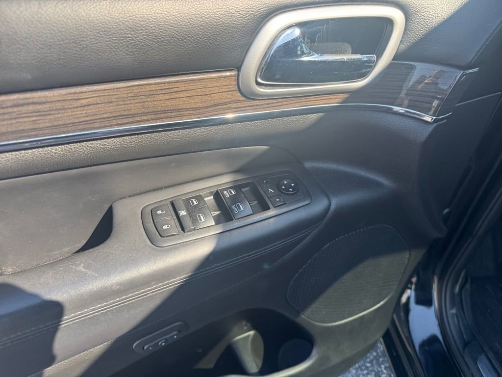Used 2018 Jeep Grand Cherokee Overland image 18