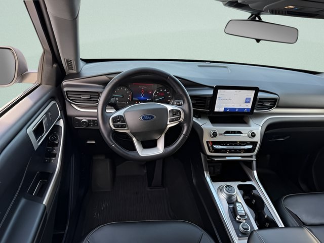 Certified 2022 Ford Explorer XLT w/ Equipment Group 202A AWD/4WD image 7