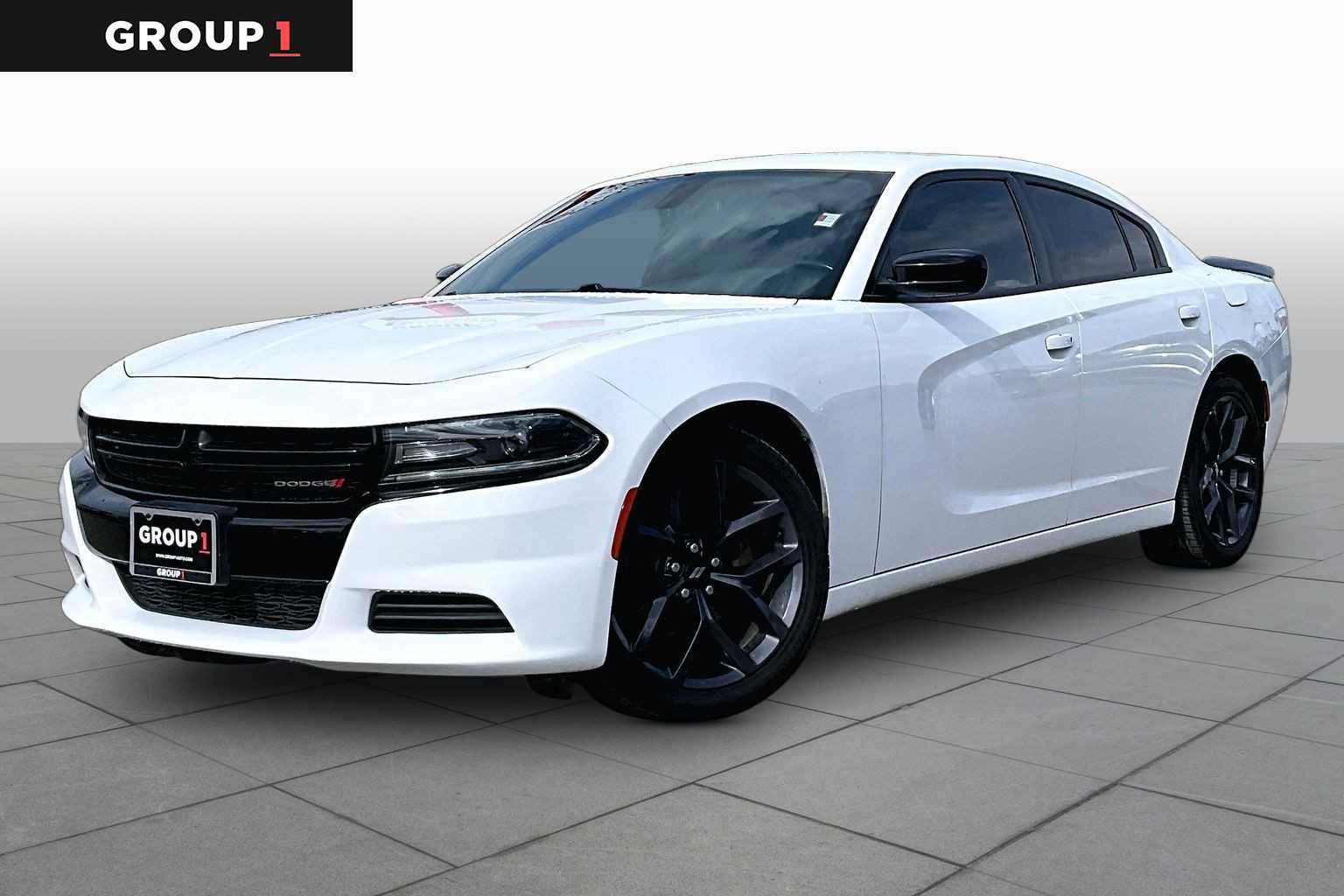 Used 2020 Dodge Charger SXT w/ Blacktop Package RWD image 1